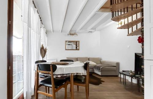 Refuge Montagnard - Terrasse et Local à Ski ou Vélo - Foto 7