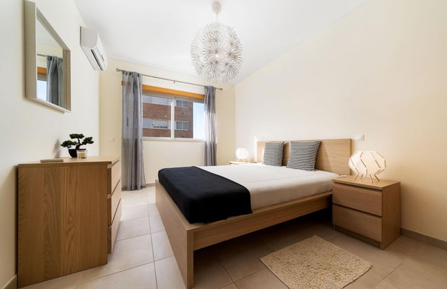 T1 Varandas Forte Piscina Ar Cond Garagem - Foto 4