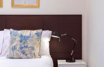 Bright Carnaby Soho 1BR Apartment with AC - Photo 9