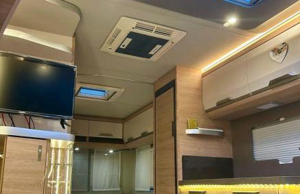 5 Sterne Wohnwagen direkt an der Messe - beheizt- inklusive Stellplatz & WLAN - New CARAVAN at Fairground - inclusive CaravanParking & WLAN - direkt Messegelände-Duschräume vor Ort - Kitchen - Heating - Foto 2