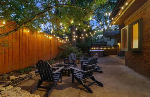 1920s Cottage | Hot Tub | Game Room | Fire Pit - Foto 26