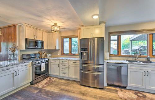 Boat Dock and Backyard Rock River Retreat - Foto 8