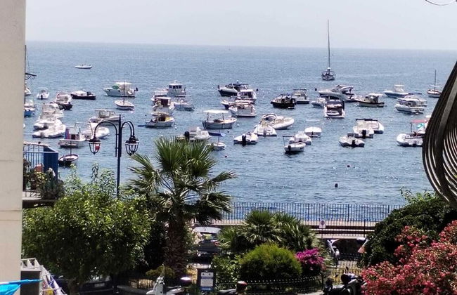 Ischia Ponte Romantic Apartment in the Historical Center and Near the sea - Photo 20