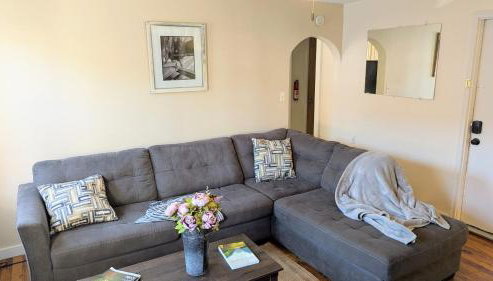 Relaxing Rustic Oasis II, Unit B - 6 minute walk to Downtown! Cyclists Welcome! - Foto 3