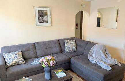 Relaxing Rustic Oasis II, Unit B - 6 minute walk to Downtown! Cyclists Welcome! - Foto 4