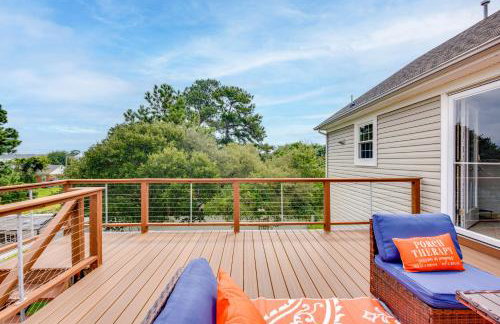 Walk to East Beach Apt with Outdoor Space - Photo 22