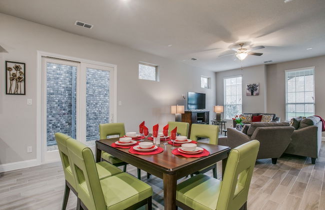 Beautiful furnished 3 bedroom Allen Home - Foto 7