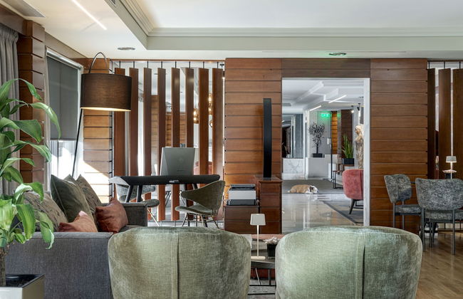 Blazer Suites Hotel - Photo 37