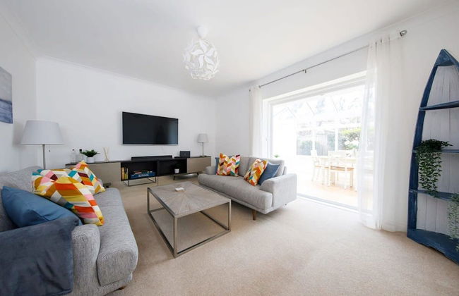 Modern Stylish Seaside Family Home - Foto 46