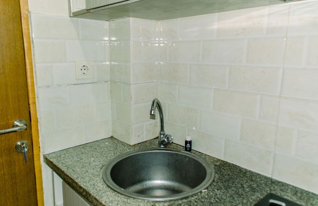 Homey And Warm Studio Room At Tifolia Apartment - Foto 7