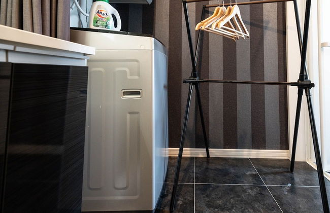 THE LUNA LOUNGE - Photo 44