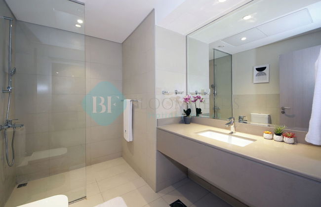 Bloomfields 1BR Canal View in Water Edge - Foto 8