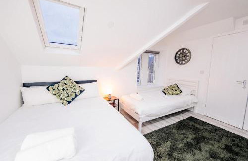 Relaxing Studio Escape - Hot Tub - Photo 6