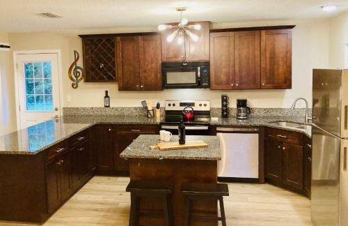 Pensa-Cozy Downtown bungalow, w/ backyard oasis! - Foto 4