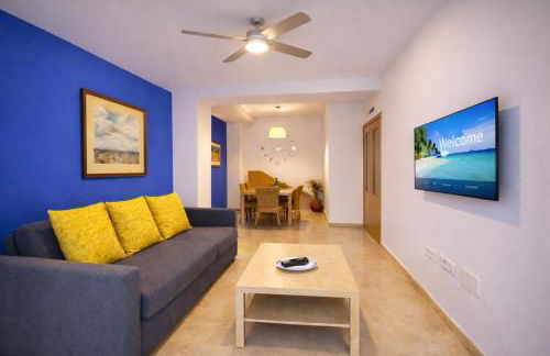 Apto T Patio Sevillano - Garaje privado con carga eléctrica - Photo 4