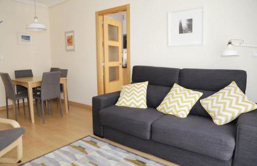 Quiet, Modern Apartment - Photo 3