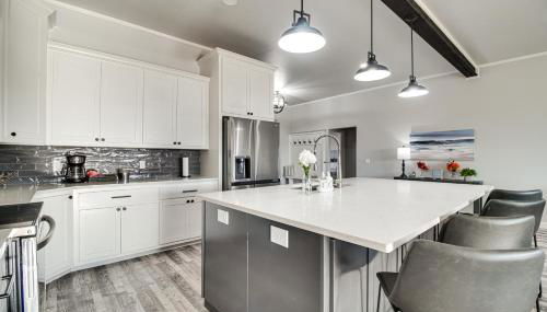 Lake and Sunset Views Spacious Monkey Island Home - Foto 4