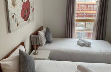 iSTAY APARTMENTS at VIZION - Fully Equipped Modern Serviced Apartments with Balconies, Superfast Broadband, Free Allocated Parking Space, 24h Security, Rooftop Gardens, Located in Central MK - Photo 19