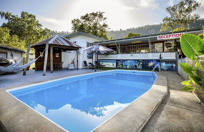 Bush Village Holiday Cabins - Photo 73