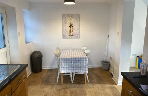 Charming 3 bedroom flint cottage - Foto 13