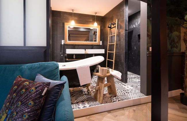 The Royal Elysée Suite - Photo 20