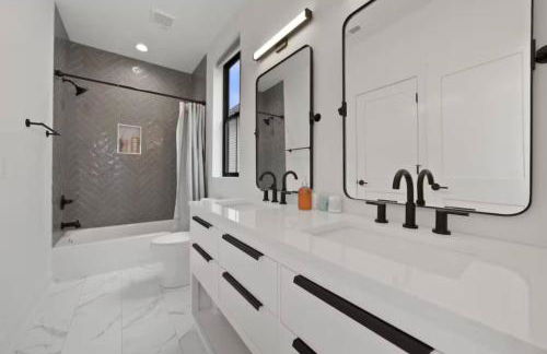 Jungle House Luxury Homes - Columbus Downtown Short North - Near Convention Center & Nationwide Arena - Sleeps up to 15 - Free Parking - Over 5,800 Five Stars - Foto 35