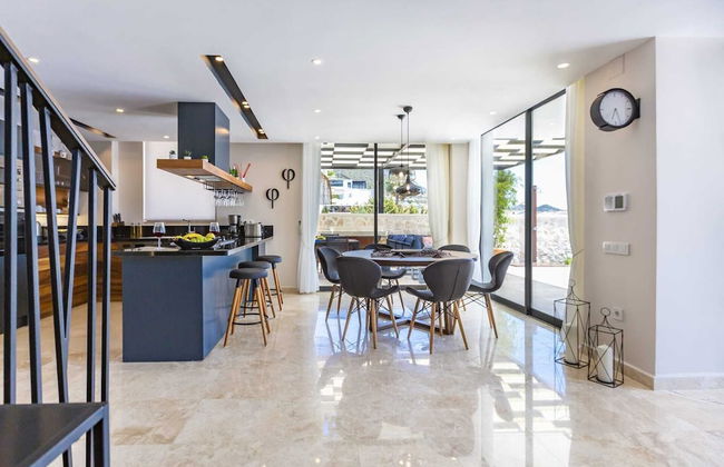 Luxurious 3 bed Villa Located in Kasantalya Turkey With Private Pool and gym - Photo 16