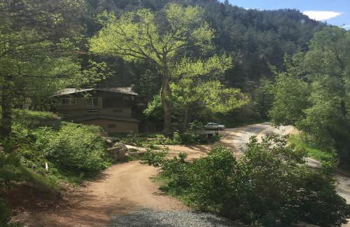 Creekside Craftsman Cabin with Jacuzzi - Alpine Splendor 6 Mins to downtown - Photo 25