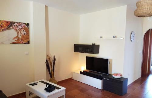 Apartamento con hermoso jardín y AC - Foto 14