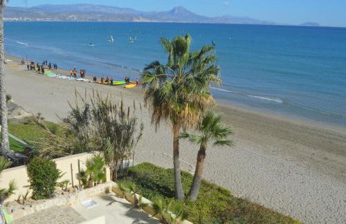 Maravilloso Apartamento AMANECER CABO a pie de playa y mar en CHALET ROQUETES - Foto 10