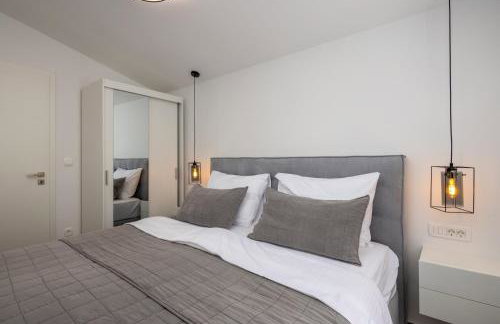 Villa Mala Smišna Poolside Paradise by the Sea - Photo 34