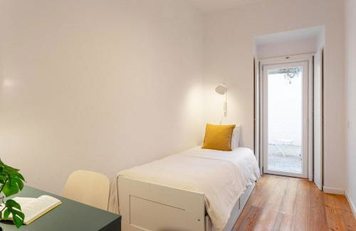 Calçada de Santo Amaro Apartments - Photo 17