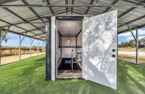 Underground Bunker - Photo 9