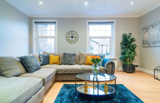 Modern Living 2 Bedroom Apartment South Wilmslow - Photo 20