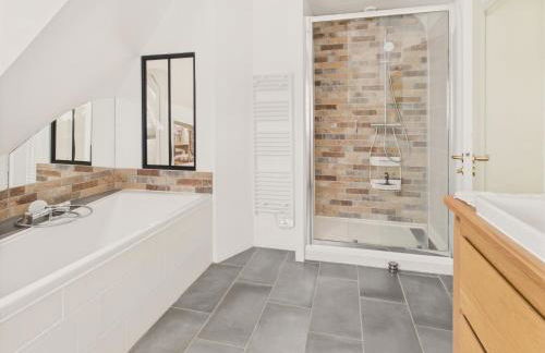 Piscine chauffée, Grand jardin, maison pour 8 - Foto 5