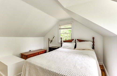 Near Shops and Parks Dog-Friendly Maryland Gem - Photo 17