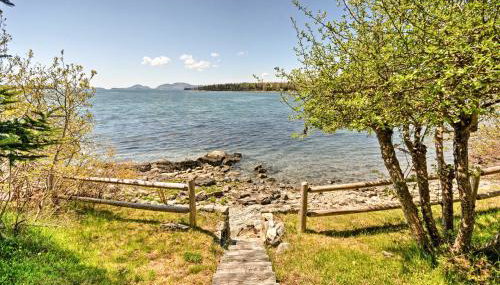 Bayfront Hancock Cottage with Beach Access and Views! - Foto 3