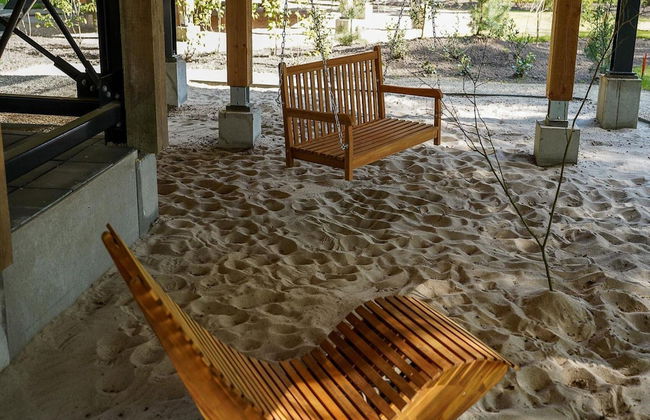 Spacious Holiday Home With Garden - Photo 17