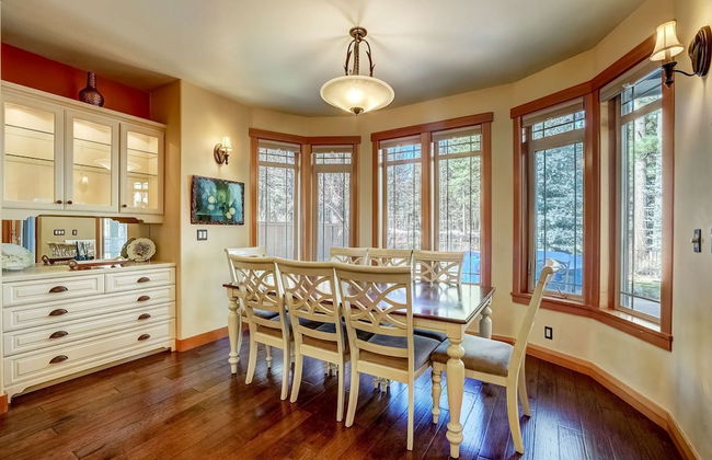 Stunning Forest Retreat - Walk to Upper Truckee River! - Foto 27