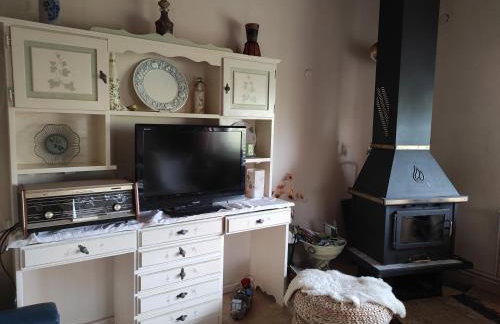 Countryside Cottage with Garden & Lake View - Photo 10