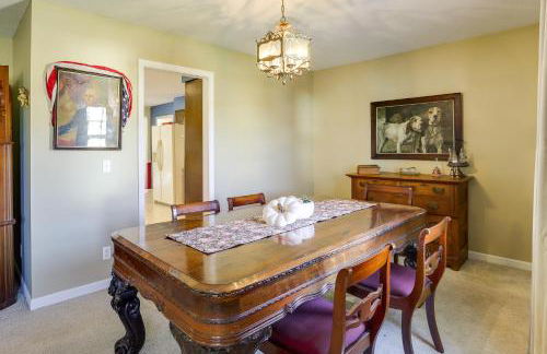 Charming Paris Home with Porch Hunt and Unwind! - Foto 6