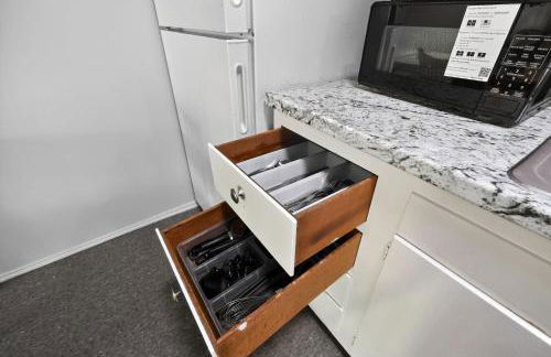 Lux Stay Minutes to Big House U of M Campus and UM Hospital Free Parking - Foto 15