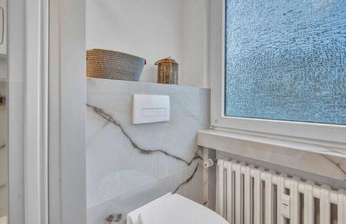 Schöne Essen Wohnung - 5 Betten - Foto 13