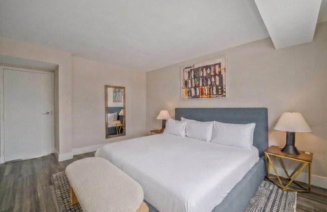 Global Luxury Suites at Georgetown - Photo 20