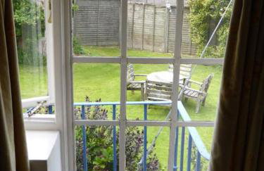 Gamekeeper's Cottage within historic Tregrehan Garden - Foto 17