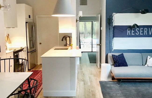 Quiet Convenient and Modern Haven - Foto 16