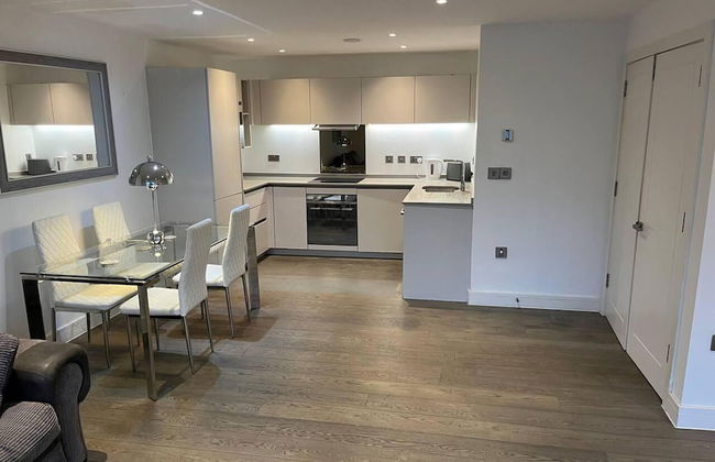 Luxury 2 Bed 2 Bath Apartment Central Location - Foto 6