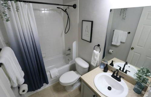 Renovated Modern Industrial Suite 2 BR Condo - Foto 23