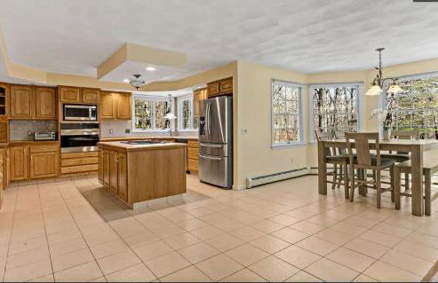 Entire Saunderstown Home with Pool - Foto 3