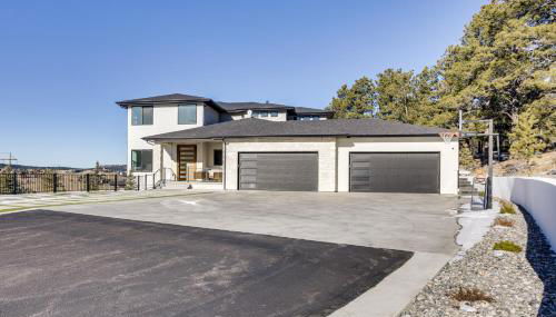 Group Getaway in Monument! High-End Home with Views - Foto 4